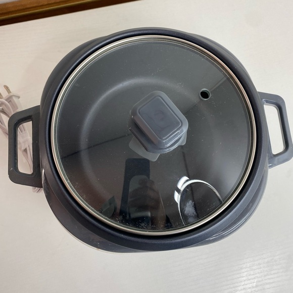 BLACK+DECKER 3 Cup Capacity Rice Cooker - Picture 6 of 12
